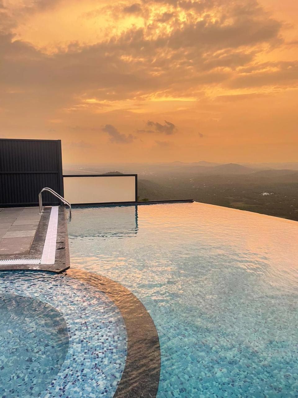 Misty Green Hills Parks & Resorts Kondotty Exterior photo