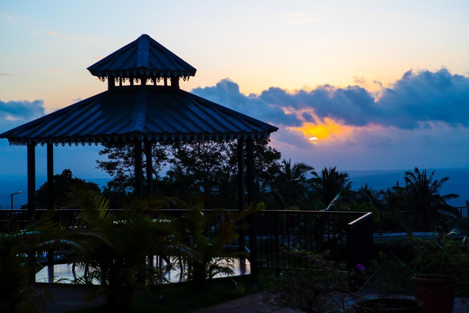Misty Green Hills Parks & Resorts Kondotty Exterior photo