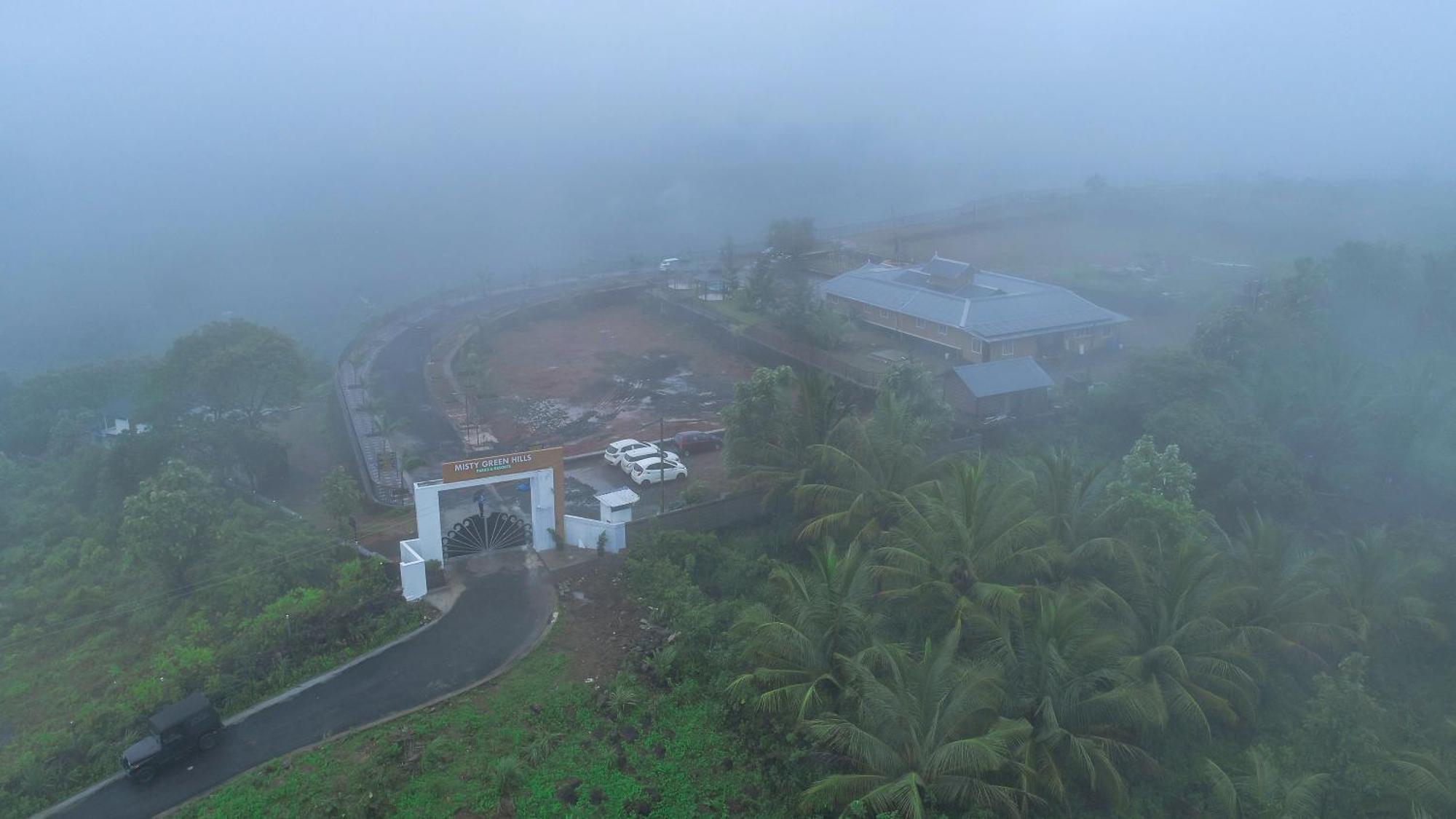 Misty Green Hills Parks & Resorts Kondotty Exterior photo